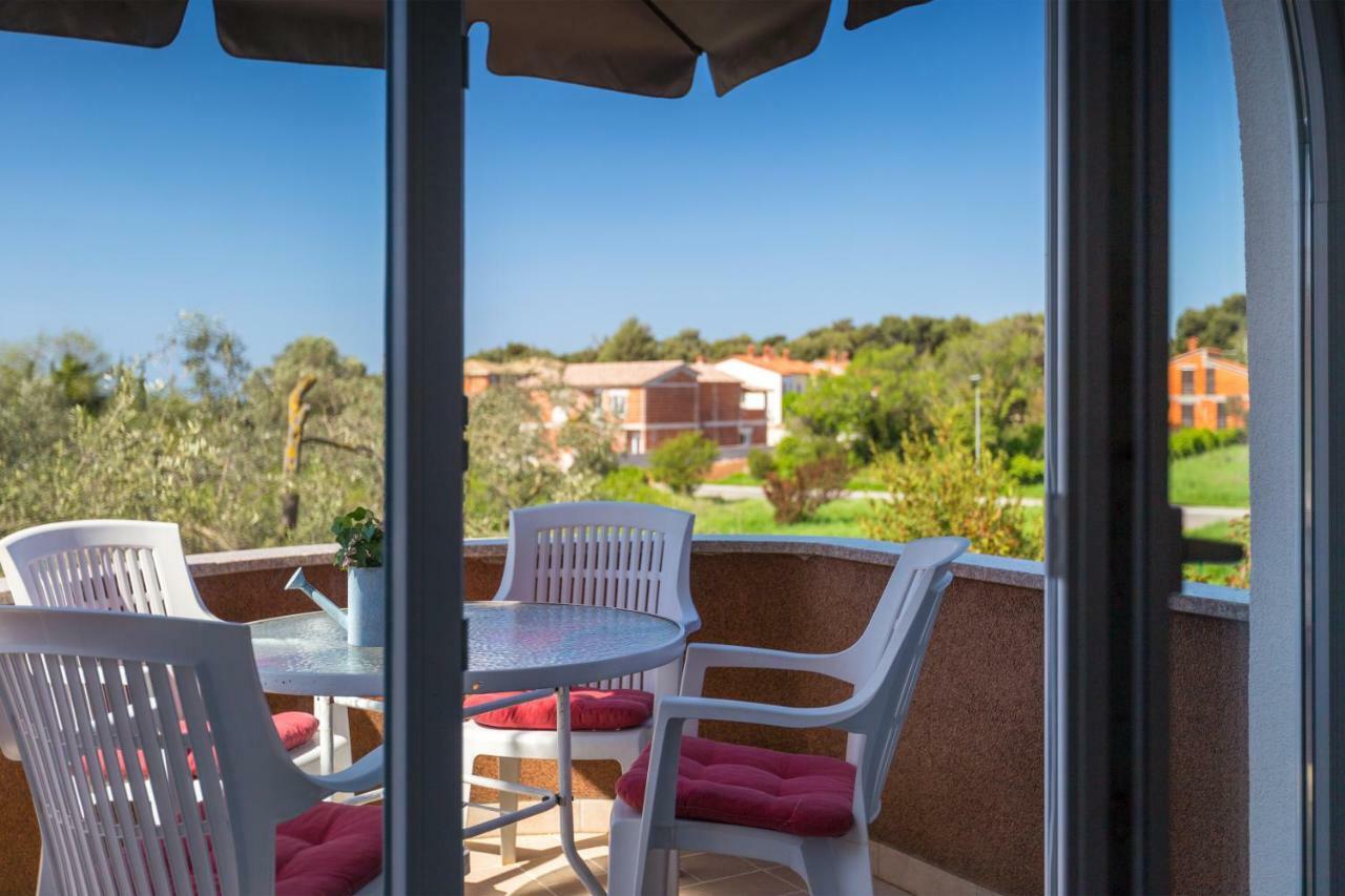Villa Marizella Premantura Exterior foto